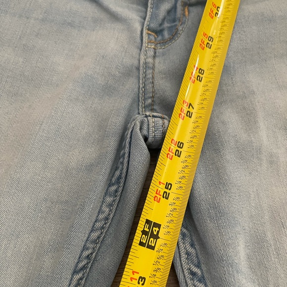 Hollister Light Blue Skinny Jeans. - Picture 7 of 7